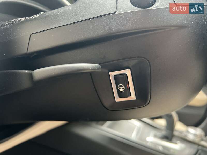 Седан BMW 3 Series 2016 в Києві