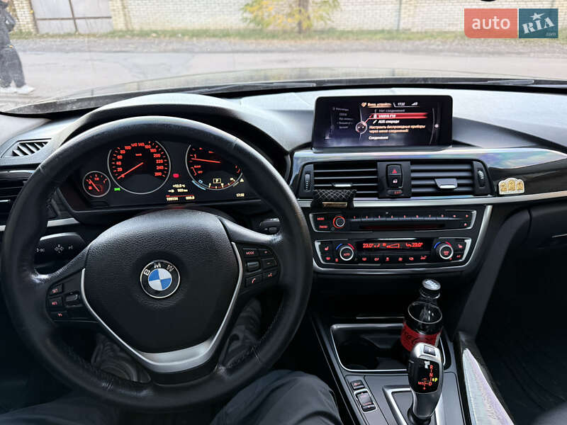 Седан BMW 3 Series 2014 в Сваляве