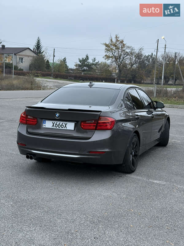 Седан BMW 3 Series 2012 в Новомосковске