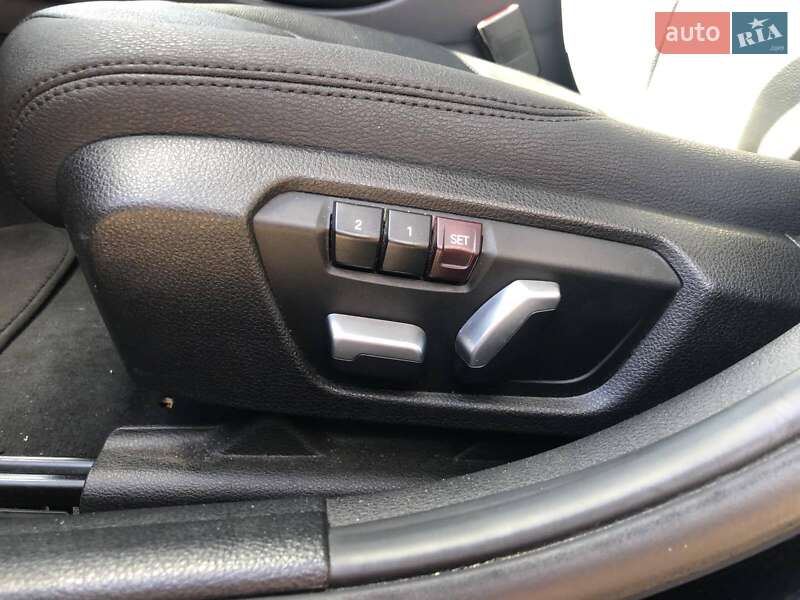 Седан BMW 3 Series 2016 в Киеве