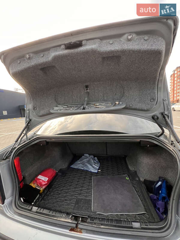 Седан BMW 3 Series 2003 в Ивано-Франковске