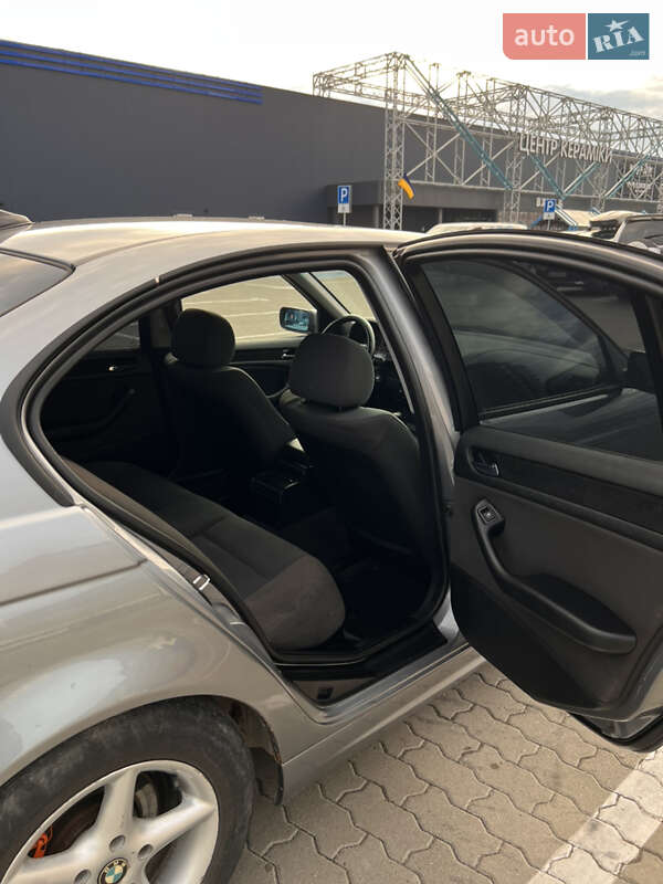 Седан BMW 3 Series 2003 в Ивано-Франковске