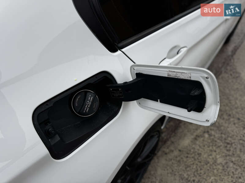 Седан BMW 3 Series 2013 в Житомире