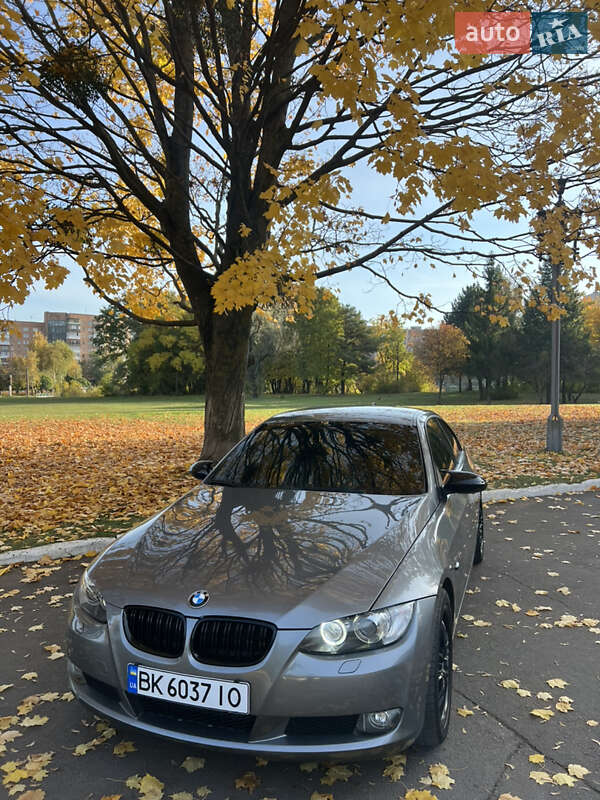 Купе BMW 3 Series 2008 в Ровно