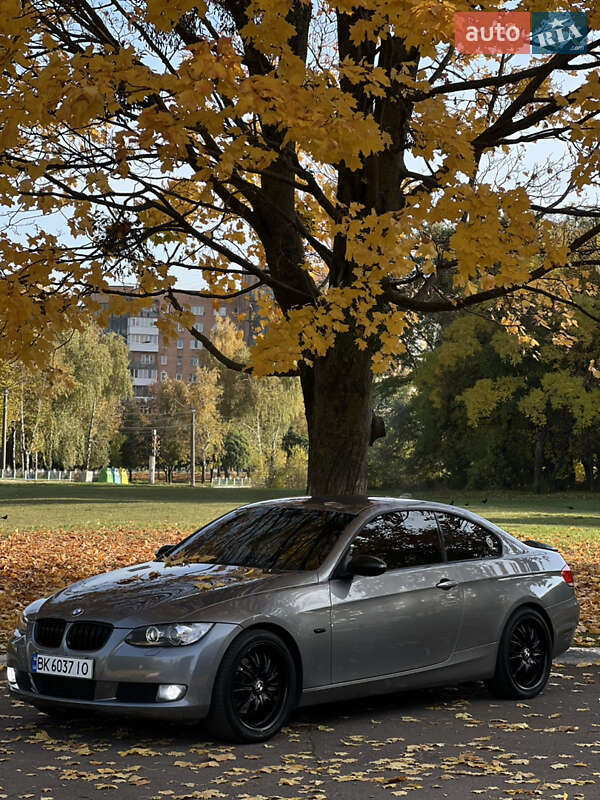 Купе BMW 3 Series 2008 в Ровно