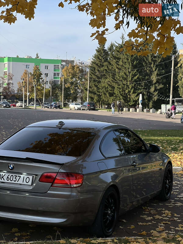 Купе BMW 3 Series 2008 в Ровно