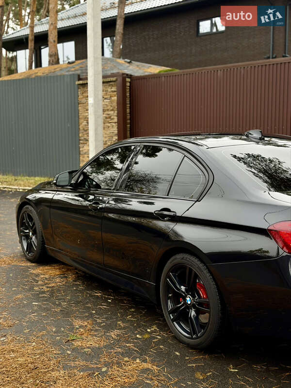Седан BMW 3 Series 2016 в Киеве