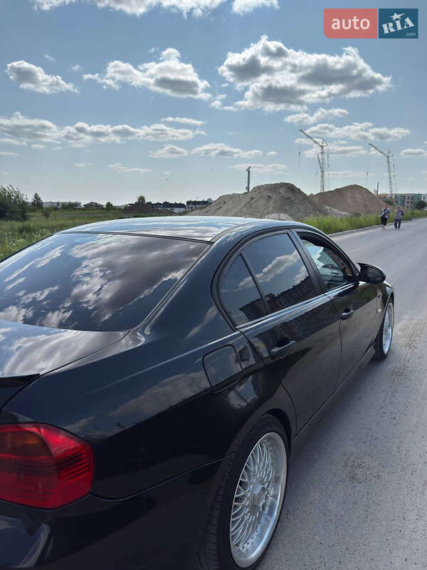 Седан BMW 3 Series 2005 в Ровно