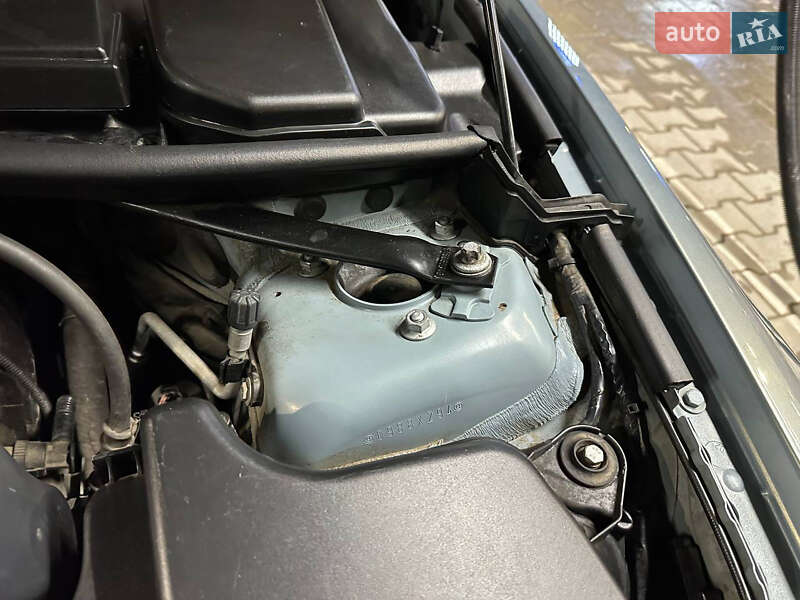 Седан BMW 3 Series 2006 в Умани