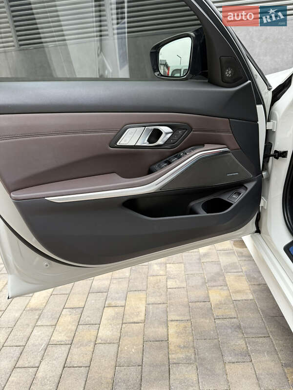 Седан BMW 3 Series 2020 в Одессе