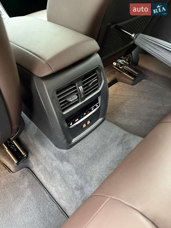 Седан BMW 3 Series 2020 в Одессе