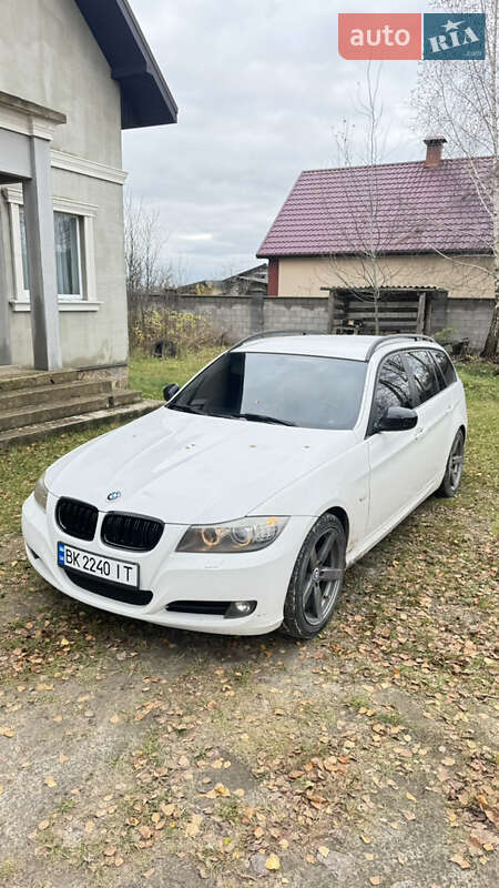 Универсал BMW 3 Series 2010 в Сарнах