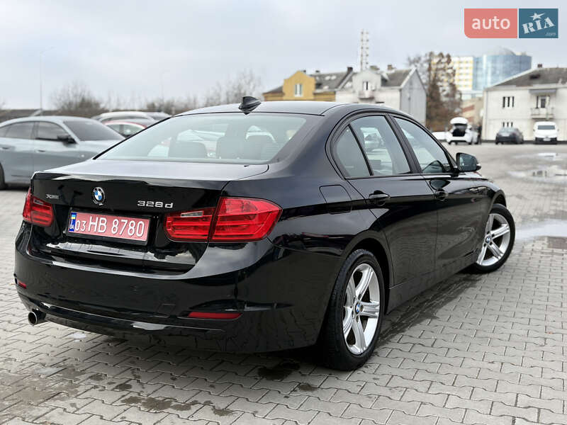Седан BMW 3 Series 2014 в Львові
