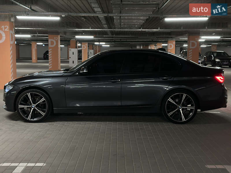 Седан BMW 3 Series 2015 в Киеве