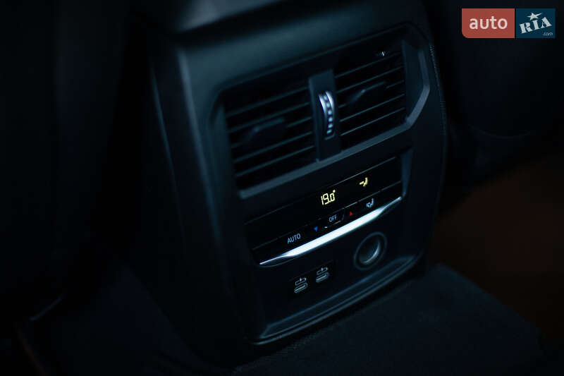 Седан BMW 3 Series 2020 в Виннице