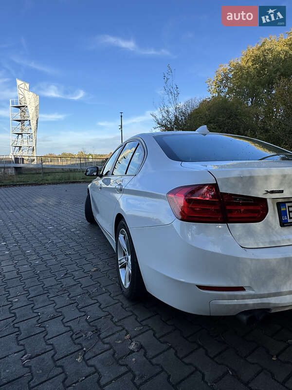Седан BMW 3 Series 2012 в Львові