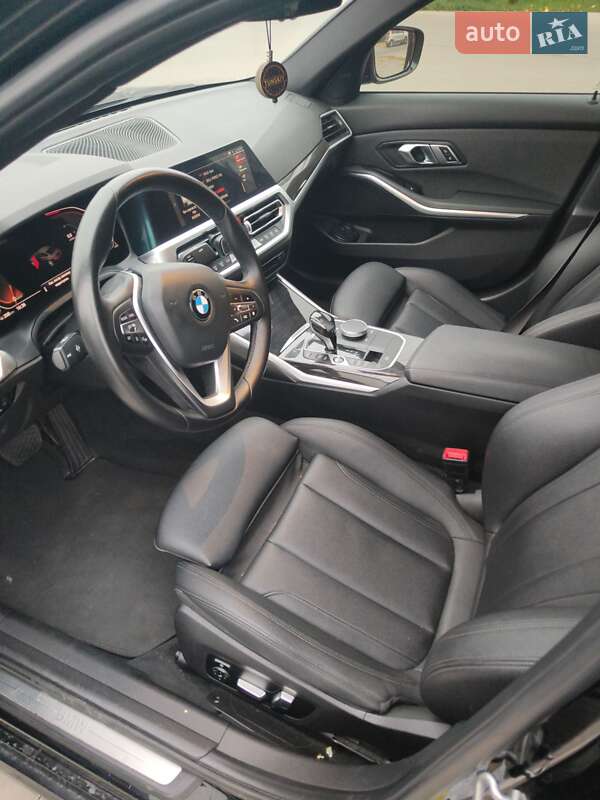 Седан BMW 3 Series 2019 в Киеве