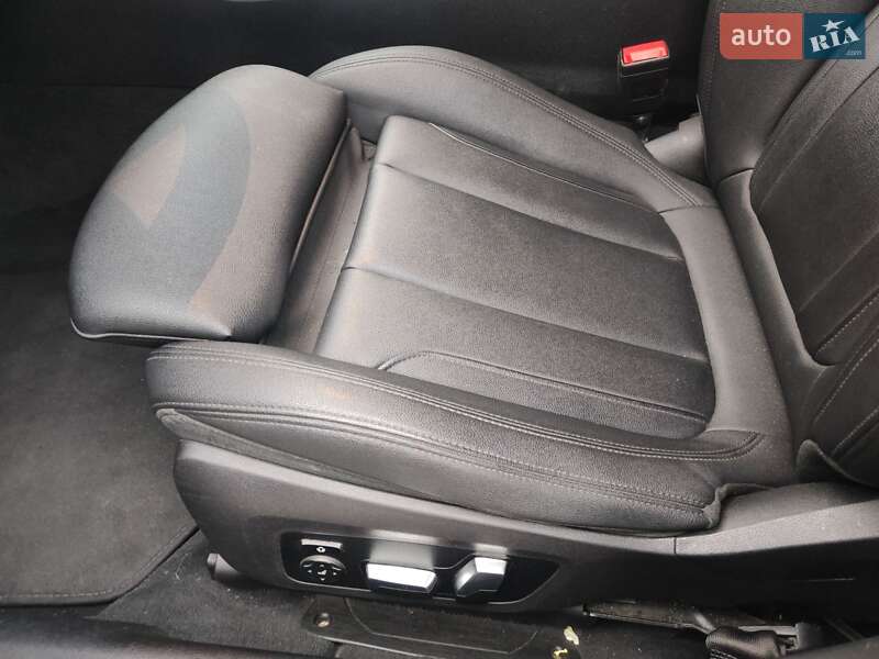 Седан BMW 3 Series 2019 в Киеве