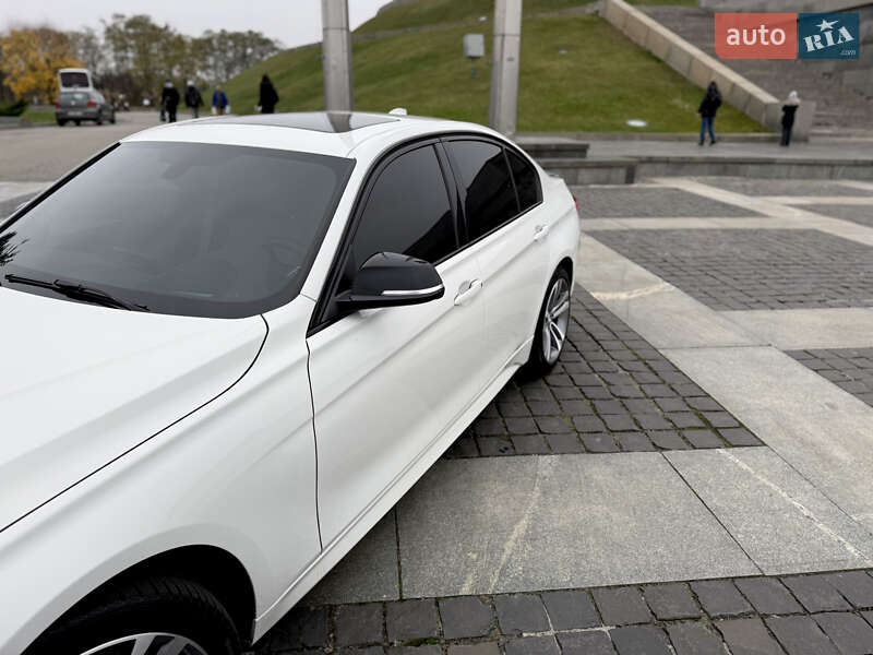 Седан BMW 3 Series 2018 в Киеве