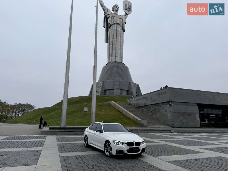 Седан BMW 3 Series 2018 в Киеве