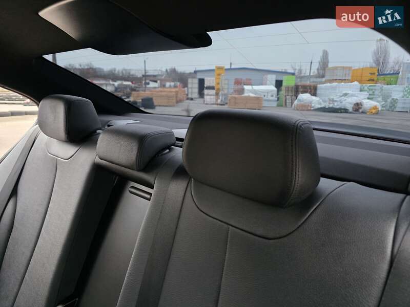 Седан BMW 3 Series 2014 в Хмельницькому