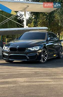 Седан BMW 3 Series 2018 в Киеве