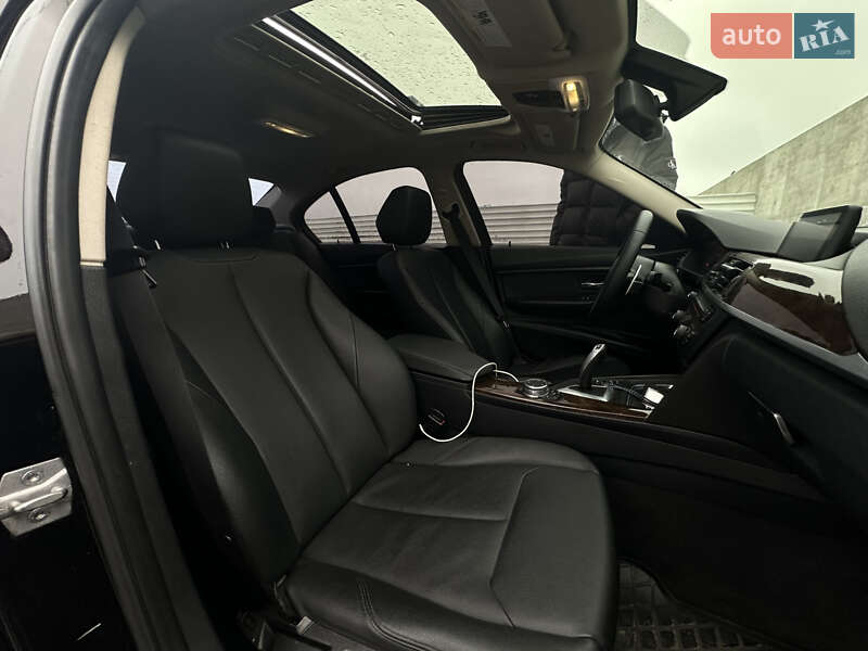 Седан BMW 3 Series 2015 в Львове