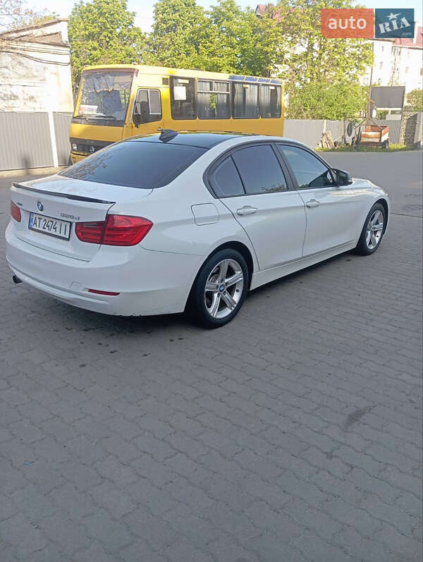 Седан BMW 3 Series 2013 в Калуші