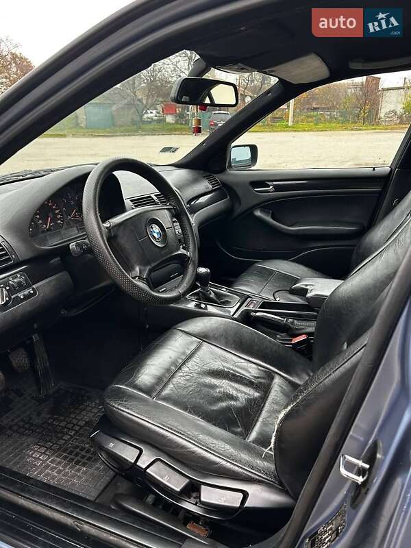 Седан BMW 3 Series 2001 в Изяславе