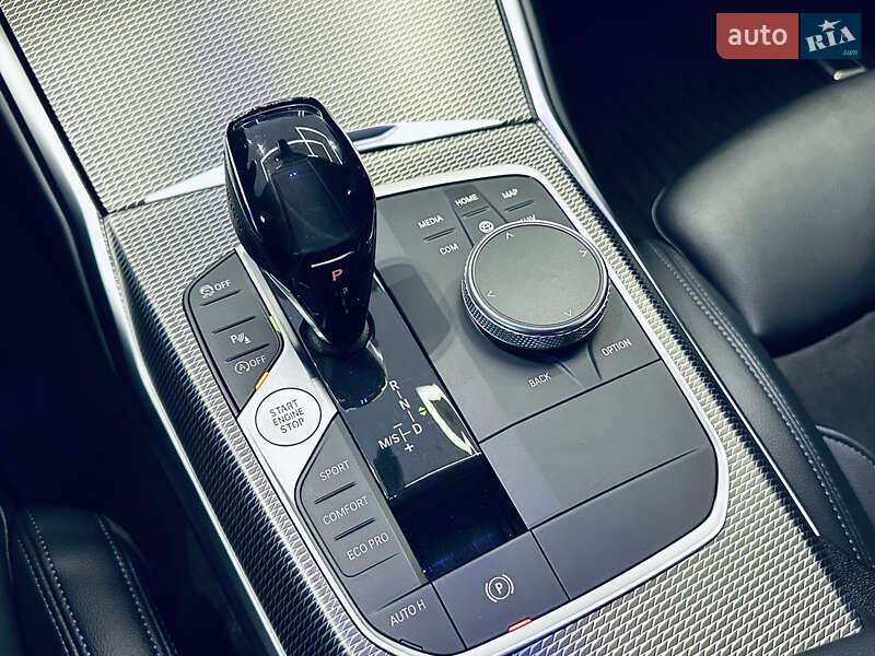 Седан BMW 3 Series 2019 в Киеве