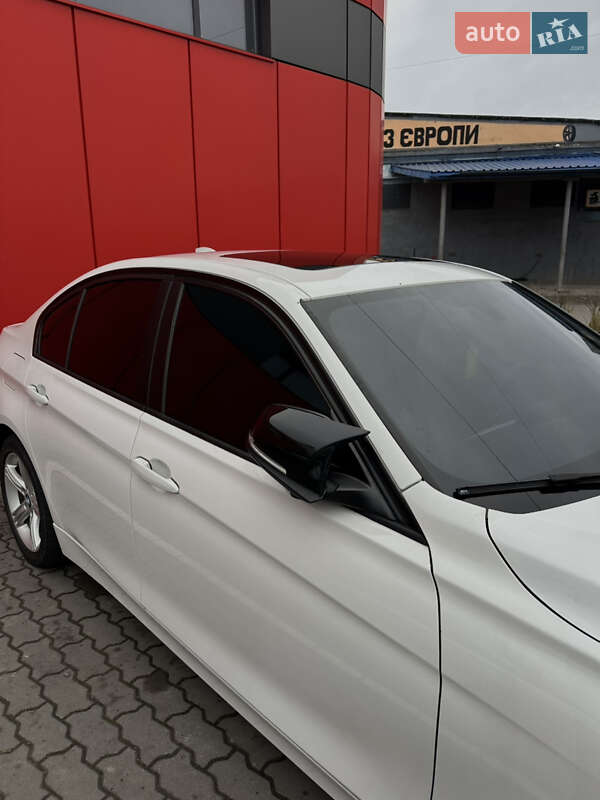 Седан BMW 3 Series 2013 в Львові