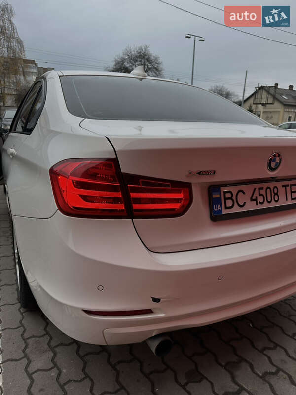 Седан BMW 3 Series 2013 в Львові
