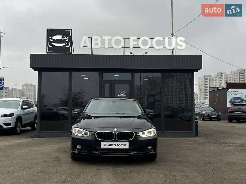 Седан BMW 3 Series 2015 в Киеве