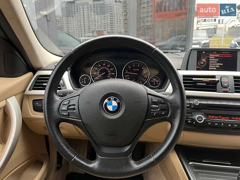 Седан BMW 3 Series 2015 в Киеве
