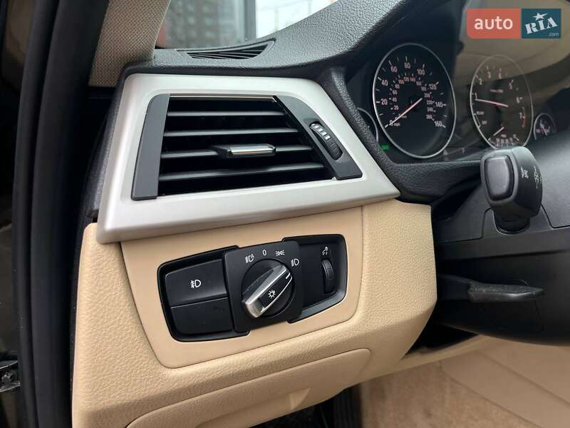 Седан BMW 3 Series 2015 в Киеве