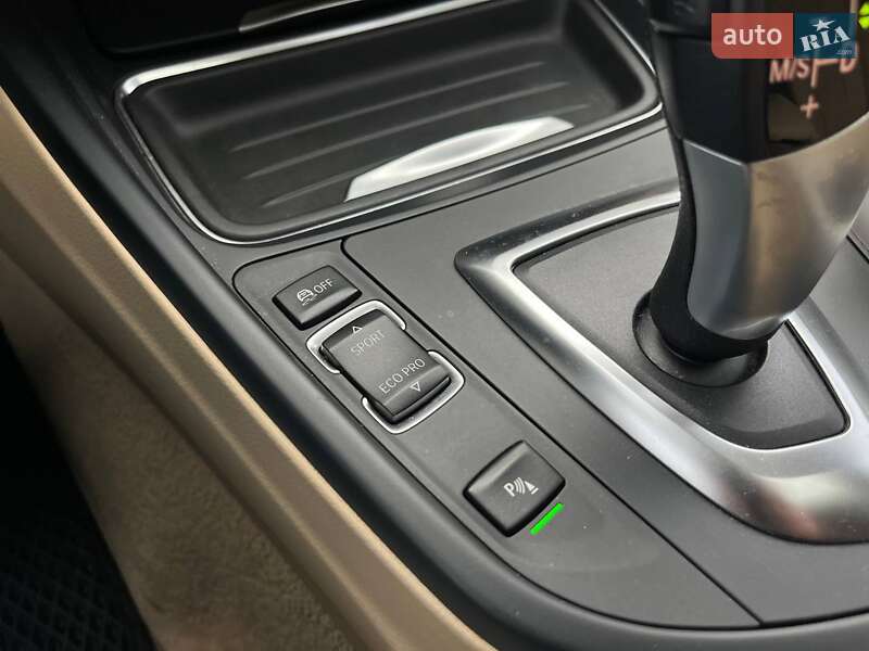 Седан BMW 3 Series 2015 в Киеве