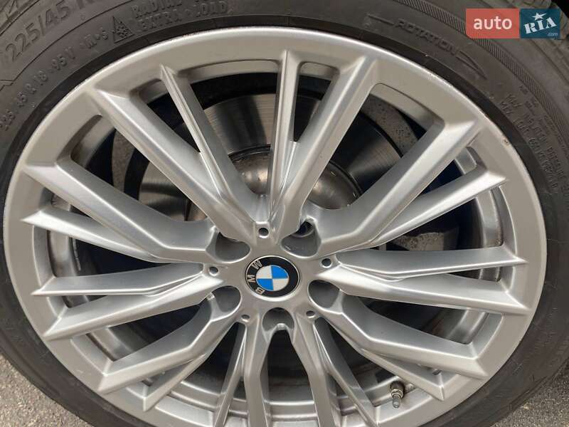 Седан BMW 3 Series 2023 в Киеве фото 92 Седан BMW 3 Series 2023 в Киеве