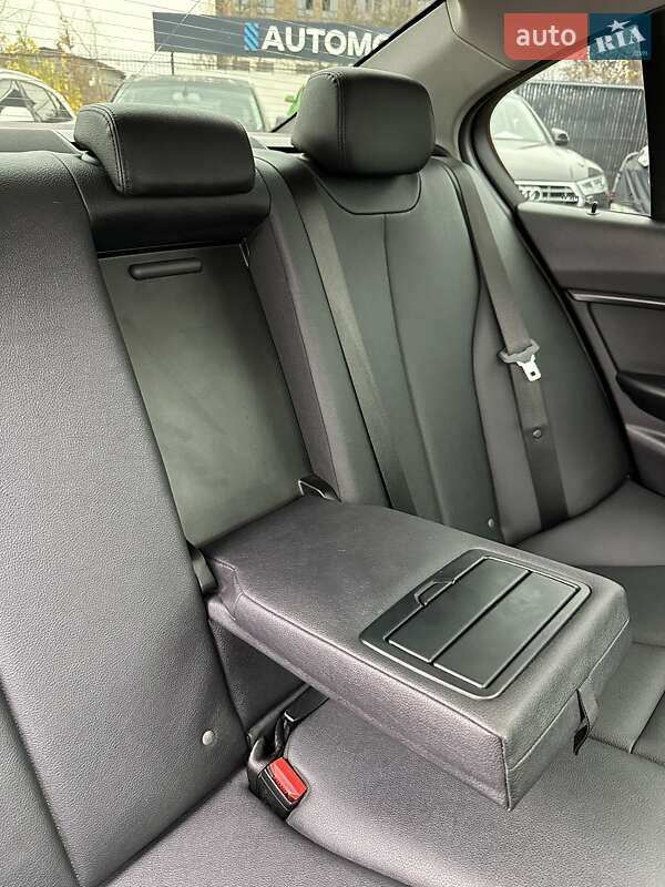 Седан BMW 3 Series 2017 в Белогородке