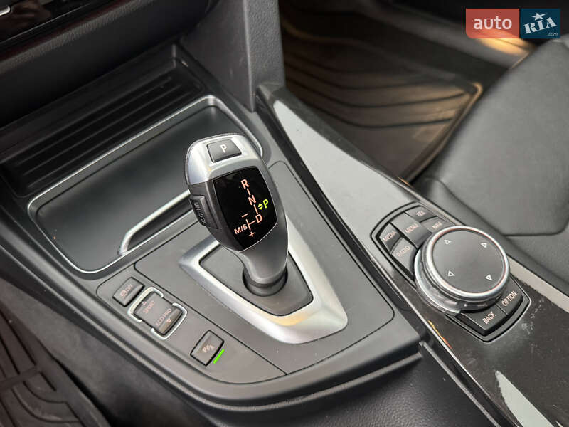 Седан BMW 3 Series 2016 в Сумах