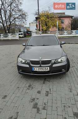 Седан BMW 3 Series 2005 в Володарці