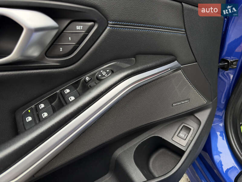 Седан BMW 3 Series 2018 в Киеве