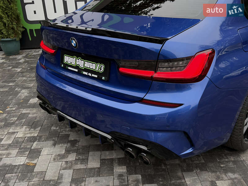 Седан BMW 3 Series 2018 в Киеве