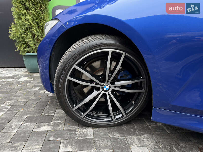 Седан BMW 3 Series 2018 в Киеве