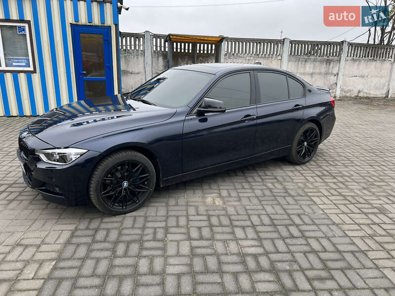 Седан BMW 3 Series 2017 в Новомосковську