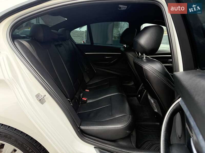 Седан BMW 3 Series 2016 в Хмельницькому