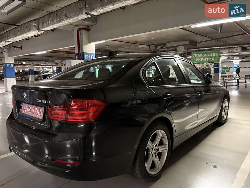 Седан BMW 3 Series 2014 в Львові
