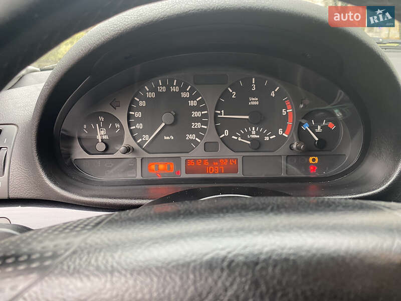 Седан BMW 3 Series 2000 в Новомосковську