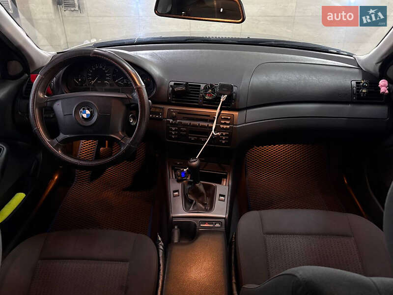 Седан BMW 3 Series 2004 в Києві