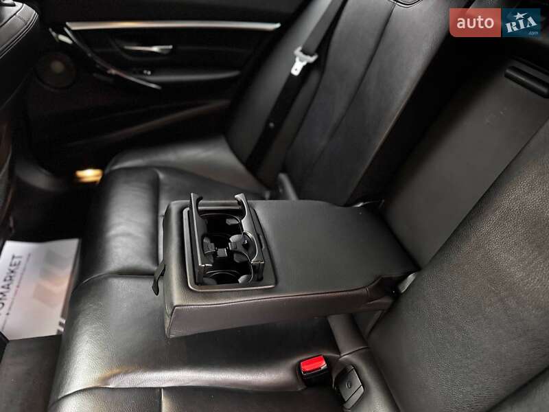 Седан BMW 3 Series 2016 в Ивано-Франковске