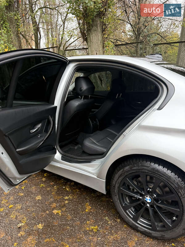 Седан BMW 3 Series 2016 в Киеве фото 13 Седан BMW 3 Series 2016 в Киеве